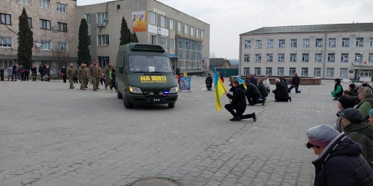 Тіло військового Миколи Деревенчука зустріли на Борщівщині