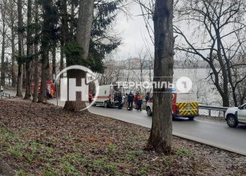 Про утоплення у Тернопільському ставі повідомили медикам і рятувальникам