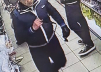 Підозрюваного у крадіжці розшукують поліцейські Тернополя