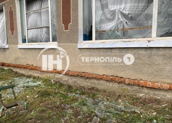 З місця події: уламки російської ракети пошкодили будинки жителів Тернопільщини