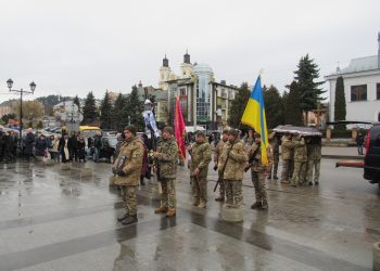 Із військовим Володимиром Чорним попрощалися на Кременеччині