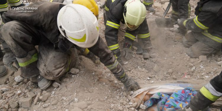 П’ятеро людей загинули внаслідок ракетної атаки на Львівщині