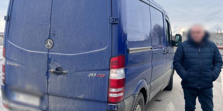 Водія, який перевозив дизпаливо без дозвільних документів, виявили в Тернополі