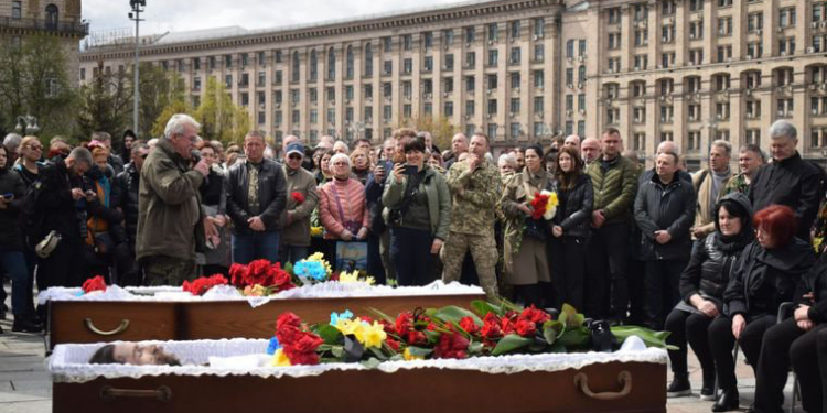 Із полеглими захисниками Олегом Барною та Валерієм Дороховим попрощалися у столиці