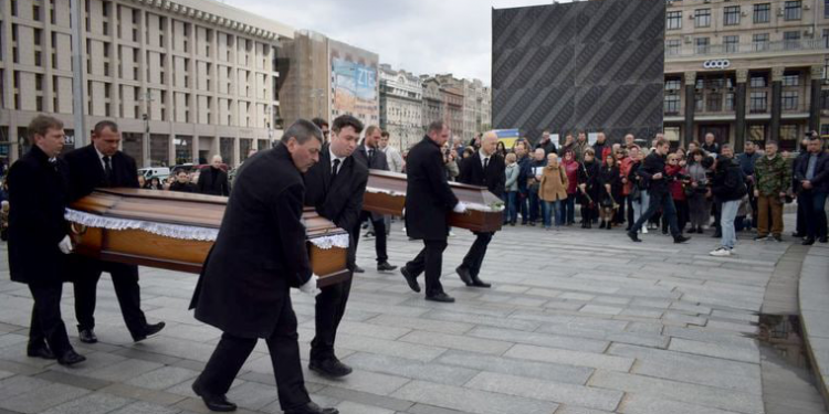 Із полеглими захисниками Олегом Барною та Валерієм Дороховим попрощалися у столиці