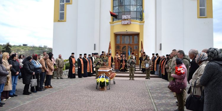 Тіло воїна Андрія Скобліна зустріли в Чорткові