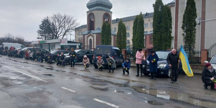 Із військовим Григорієм Савчуком попрощалися на Борщівщині