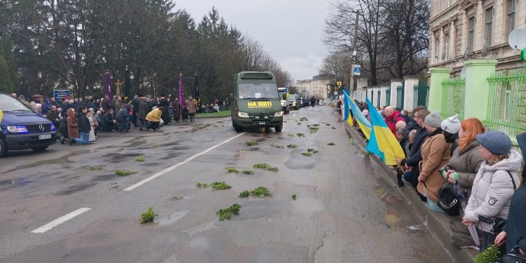 Із військовим Григорієм Савчуком попрощалися на Борщівщині