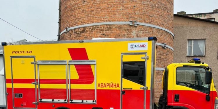 Автомобіль для ремонту теплових мереж отримали тернопільські фахівці