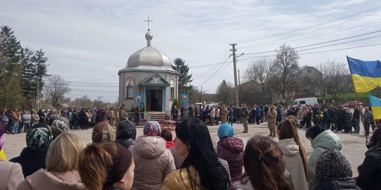 Із військовими Миколою Ткачуком і Андрієм Танчаком попрощалися на Тернопільщині