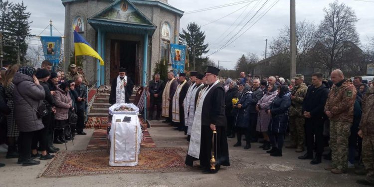 Із військовими Миколою Ткачуком і Андрієм Танчаком попрощалися на Тернопільщині