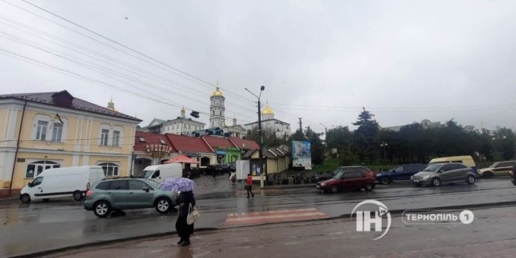 Правомірність використання об’єктів Почаївської лаври вивчала комісія Тернопільської обласної ради в Почаєві