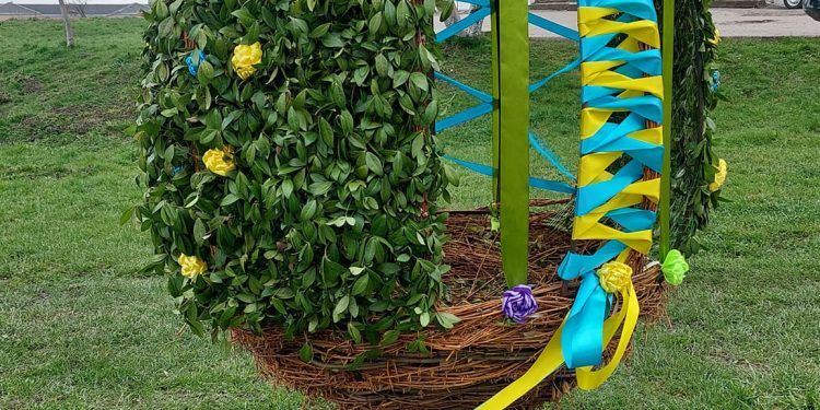 Велетенськими писанками прикрасили Зборів