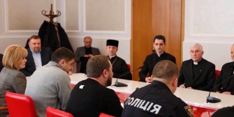 Із якими обмеженнями святкуватимуть Великдень на Тернопільщині вирішили на Раді Церков