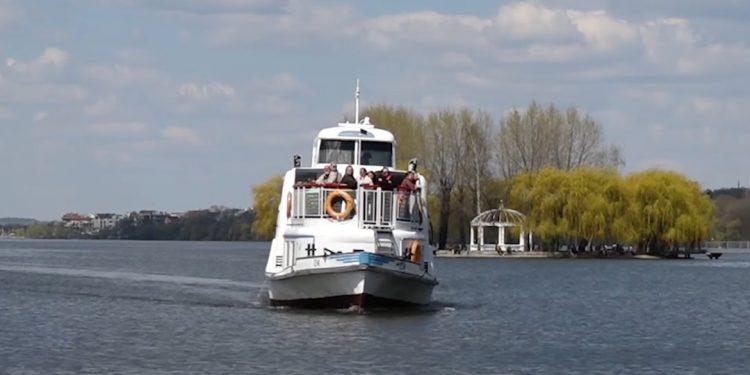 Теплоходи у Тернополі: чи вигідно катати людей при теперішніх цінах на пальне