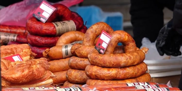 Що й по скільки продавали на передвеликодньому ярмарку у Тернополі