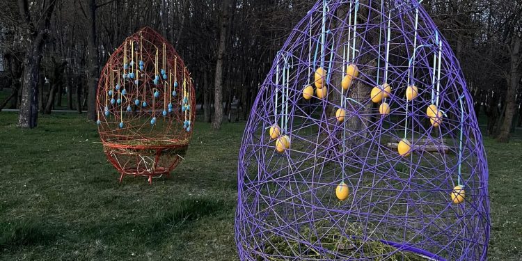 Оригінальні фотозони встановили до Великодня у Заліщиках