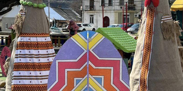 Оригінальні фотозони встановили до Великодня у Заліщиках