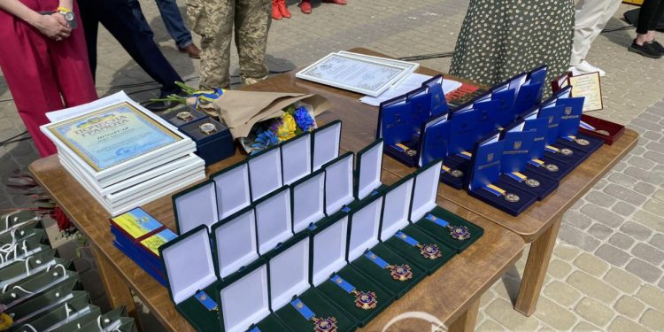 Загиблих військових вшанували в Тернополі в День героїв