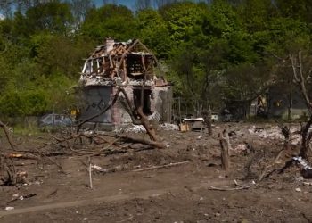 Як люди оговтуються після ракетної атаки на Тернопіль (ВІДЕО)