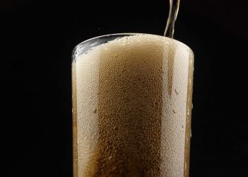 Ціни на солодку газовану воду хочуть підняти: які причини і що кажуть тернополяни