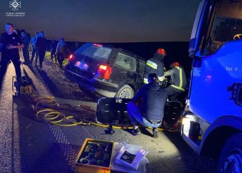 Вантажівка, трактор і легковий автомобіль зіткнулися на Тернопільщині