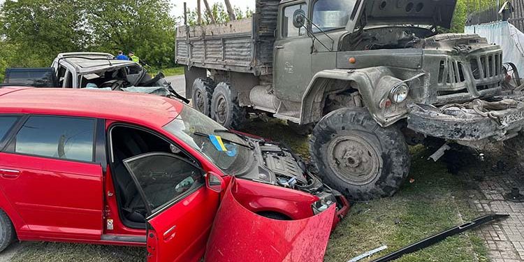 Водій загинув, восьмирічна дитина травмована: наслідки ДТП у Кременці