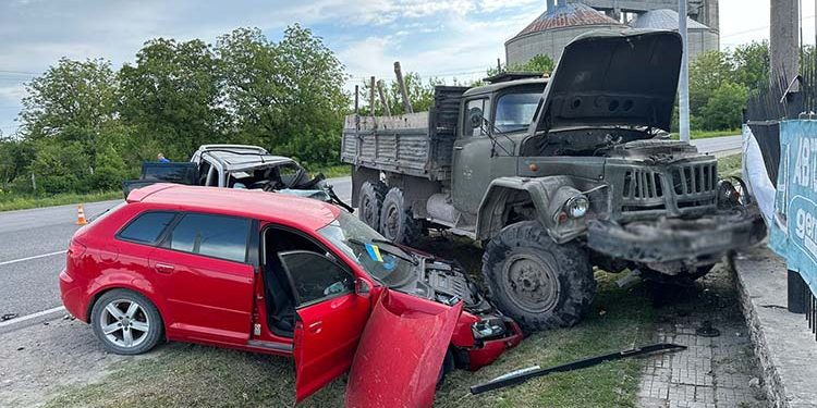 Водій загинув, восьмирічна дитина травмована: наслідки ДТП у Кременці