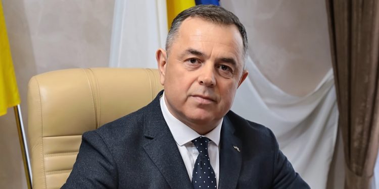 Через суд поновитися на посаді хоче тернопільський податківець Михайло Яцина