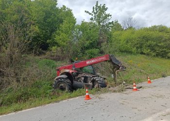 Внаслідок перекидання навантажувача травмувався чоловік на Тернопільщині