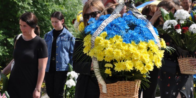 Загиблого воїна Олега Гуменюка поховали у Чорткові