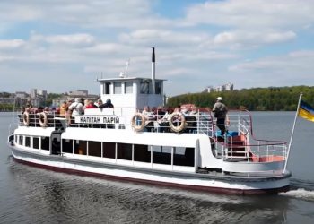 З Днем матері привітали під час прогулянки на теплоході тернополянок “золотого віку”