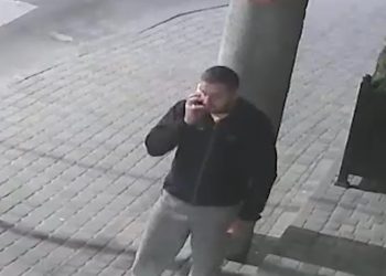 Чоловіка, який вкрав вазон при вході в тернопільський ресторан, розшукує поліція