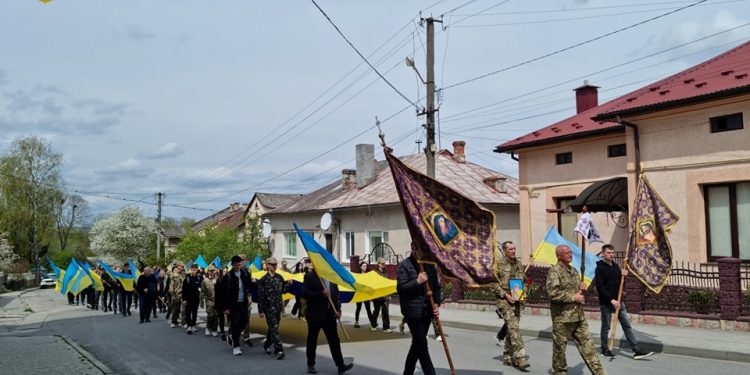 Із військовим Русланом Почигайлом попрощалися у Підгаєцькій громаді
