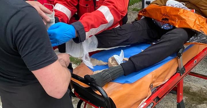 Двох туристів з Тернопільщини, які зірвалися зі скелі, рятували на Прикарпатті