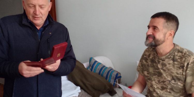 Відзнаку отримав військовий Олег Дубовий з Чорткова