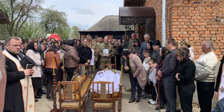 Із воїном Юрієм Богатерчуком попрощалися у Трибухівській громаді