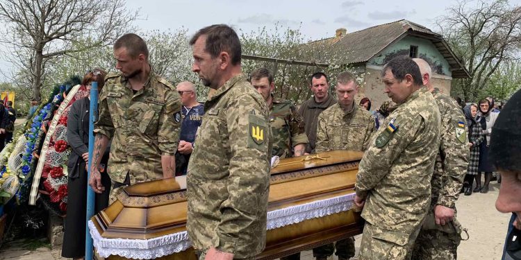 Із воїном Юрієм Богатерчуком попрощалися у Трибухівській громаді