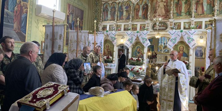 Із воїном Юрієм Богатерчуком попрощалися у Трибухівській громаді