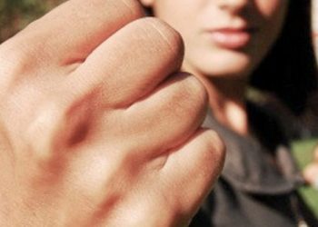 Застілля із подружкою завершилося грабежем для жительки Кременеччини