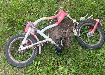 Мотоцикліст збив 7-річного велосипедиста. Обоє в лікарні (ФОТО)