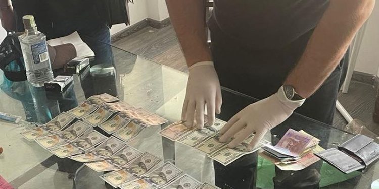 Фіктивні довідки ухилянтам віддавали “на руки” в одному зі спортклубів Тернополя