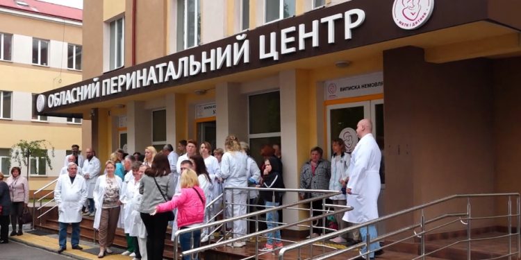 У перинатальному центрі “Мати і дитина” закликають обласну владу не реформувати їхній заклад
