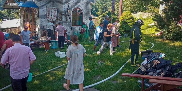 На Тернопільщині у селі Трубчин горіла церква