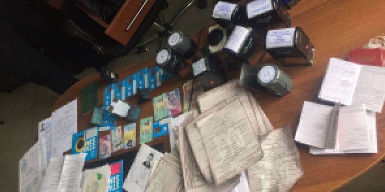 Фіктивні довідки ухилянтам віддавали “на руки” в одному зі спортклубів Тернополя