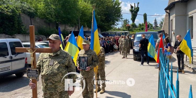 У Тернополі попрощалися із захисником Романом Мураном