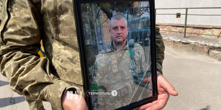 У Тернополі попрощалися із захисником Романом Мураном