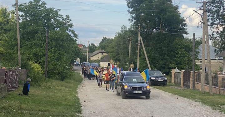 Із воїном Михайлом Вінницьким прощаються на Теребовлянщині