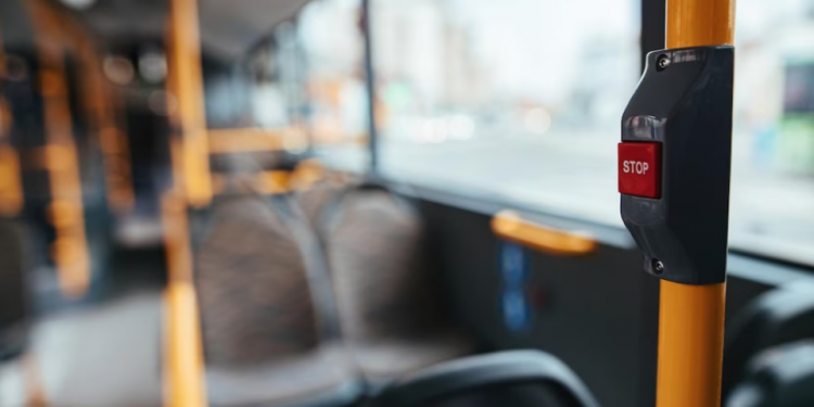 Під час літніх канікул тернопільські школярі та студенти можуть їздити у комунальному громадському транспорті безкоштовно