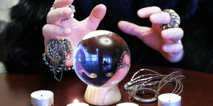 За передбачення майбутнього “віщун” видурив у тернополянки гроші